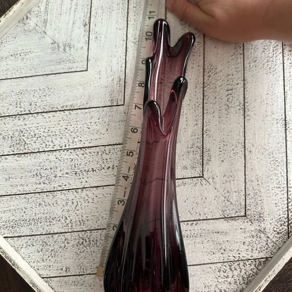 Swung Purple Glass Vase Vintage - Picture 6 of 7